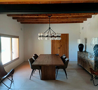 An old renovated farmhouse in Llavaneras